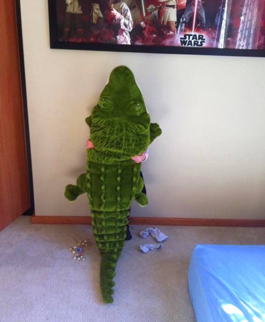15+ Children Who Are the Absolute Masters of Hide and Seek