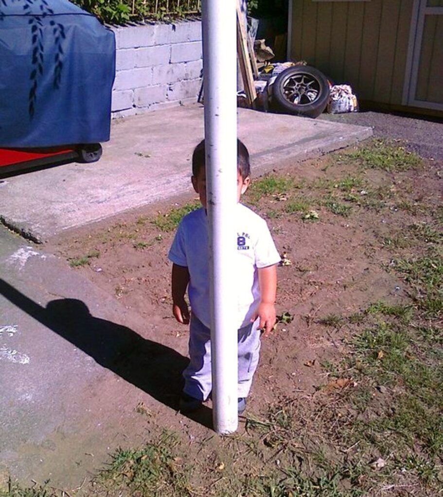15+ Children Who Are the Absolute Masters of Hide and Seek