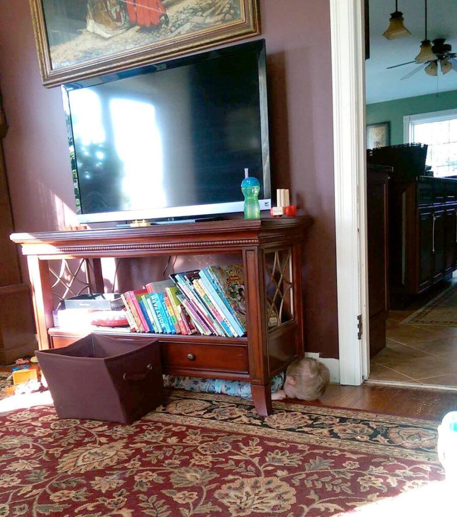 15+ Children Who Are the Absolute Masters of Hide and Seek