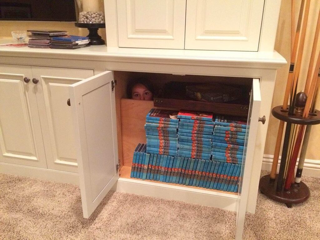 15+ Children Who Are the Absolute Masters of Hide and Seek