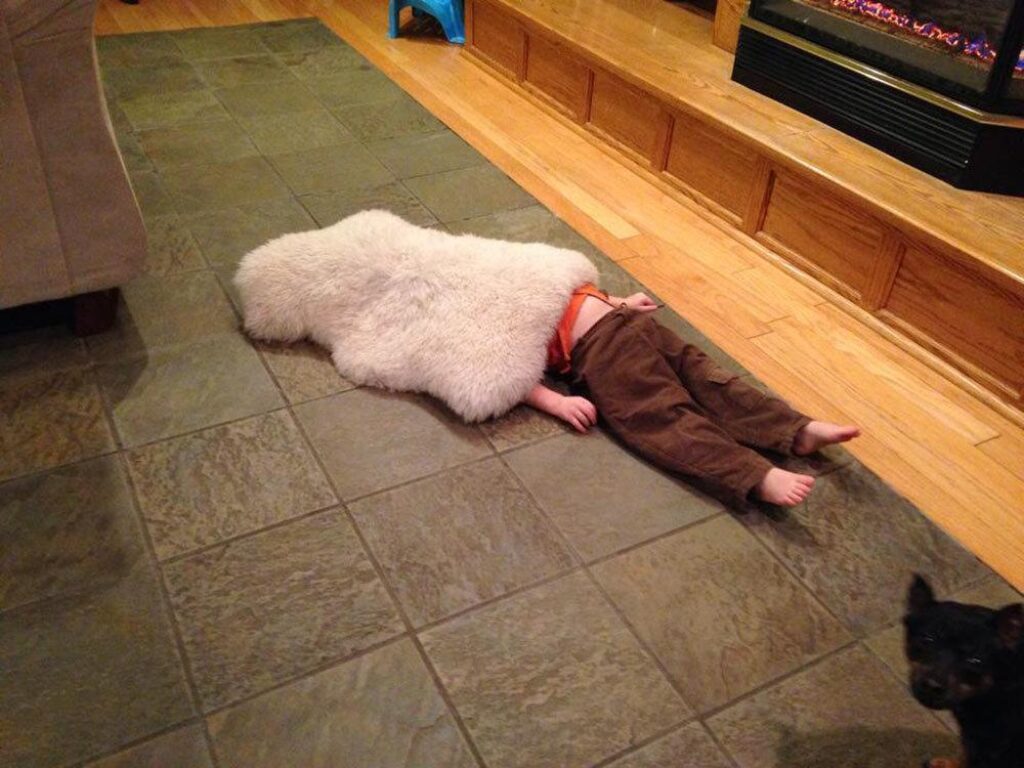 15+ Children Who Are the Absolute Masters of Hide and Seek