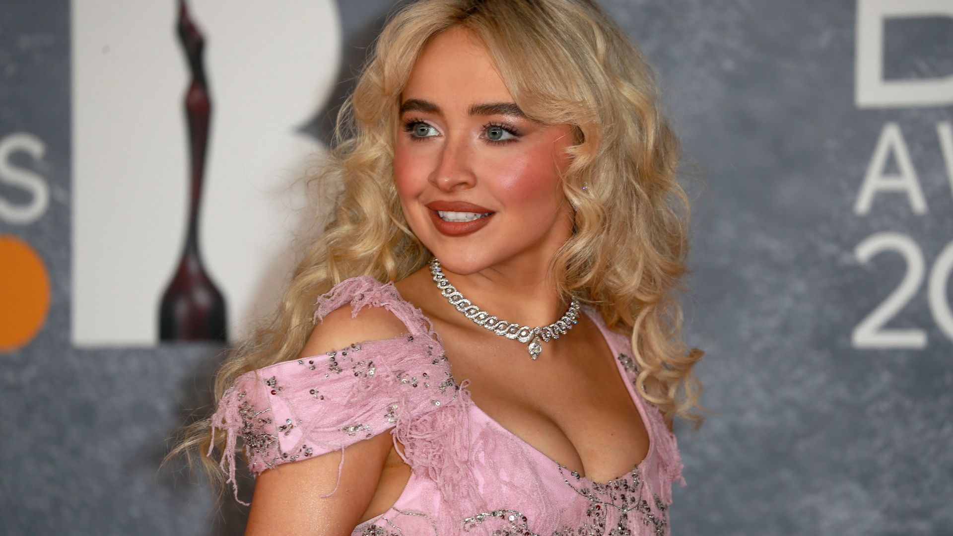 Sabrina Carpenter Gets Naked Ahead of Her “Man’s Best Friend’ Album [WATCH]