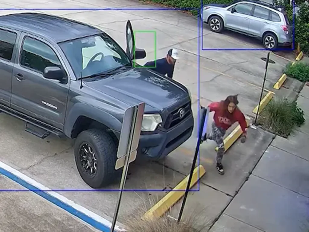 Brave Florida Woman Fights Off Terrifying Kidnapping Attempt, Kicking and Screaming – All Caught on Video [WATCH]