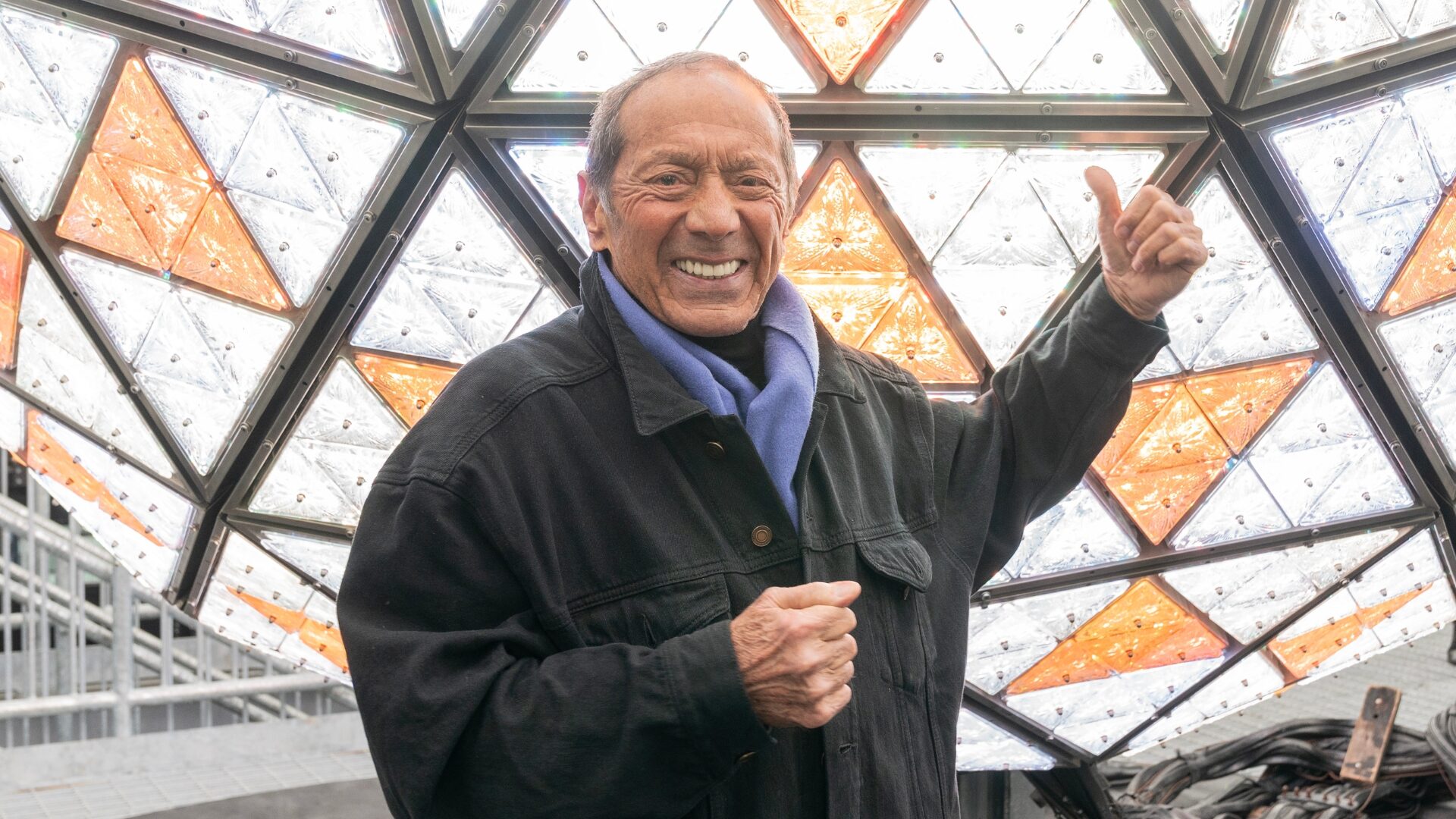 Paul Anka Finally Addresses Long-Running Rumors About Sinatra’s Size [WATCH]
