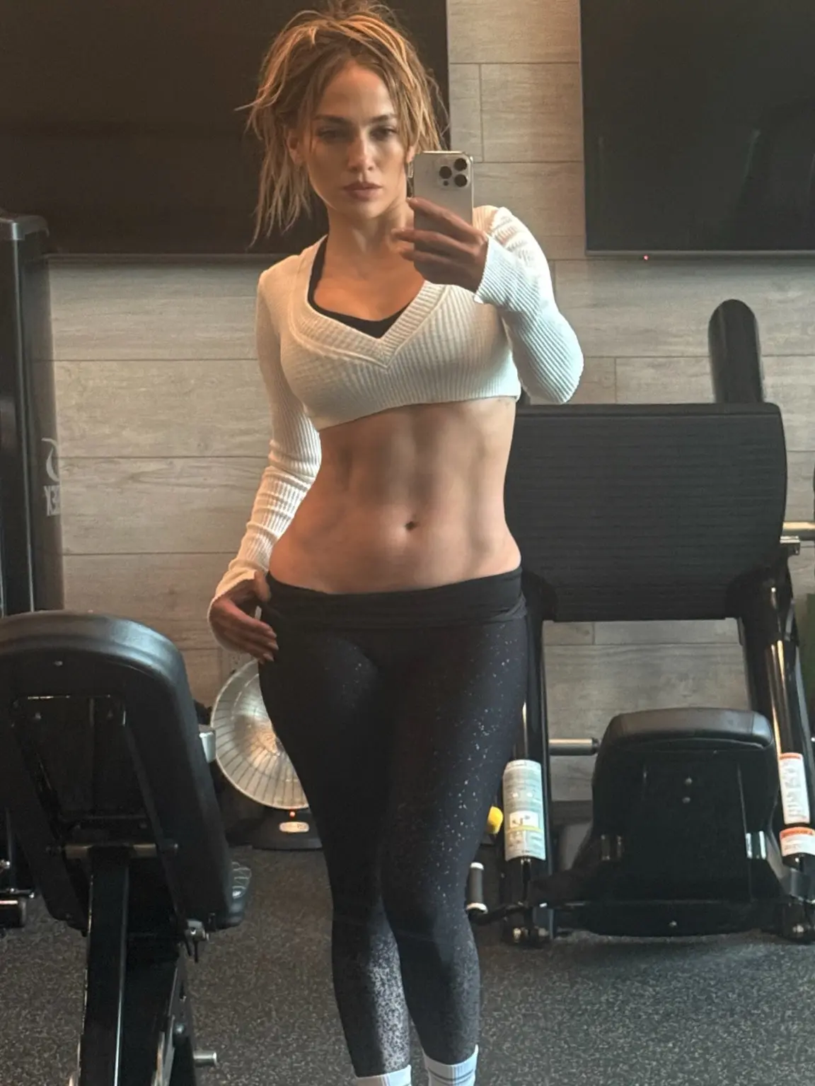 Jennifer Lopez, 56, Flaunts Sculpted Abs After Sunrise Gym Workout